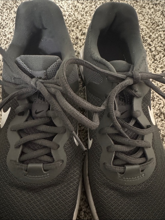 Nike Men’s Sz 7 Charcoal & White Mesh Running Sneakers main image 5